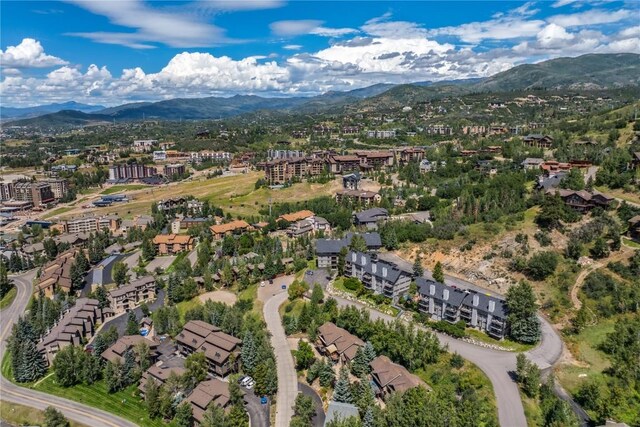 bird's eye view featuring a mountain view