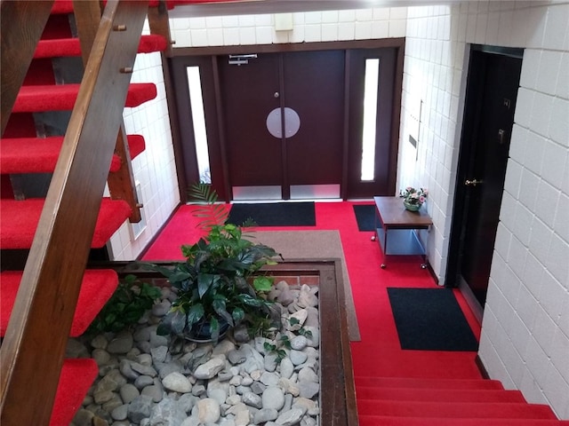 view of foyer entrance