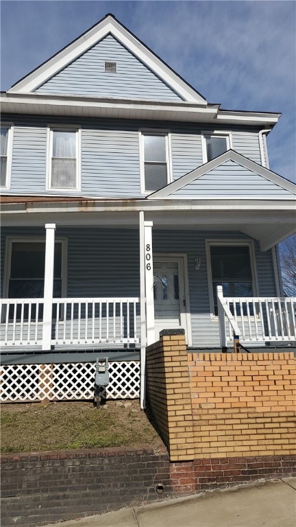 view of front facade with a porch