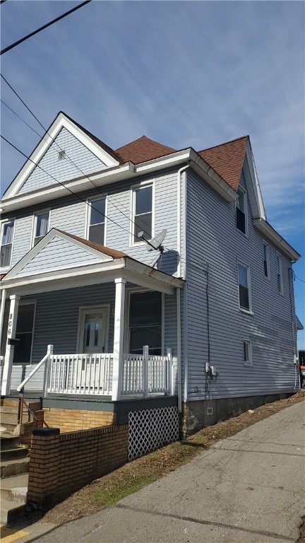 view of front facade with covered porch