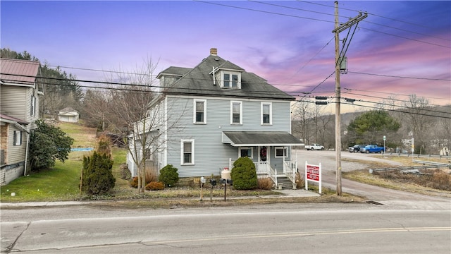 view of front of property