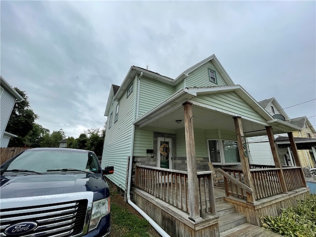 view of front of house featuring covered porch