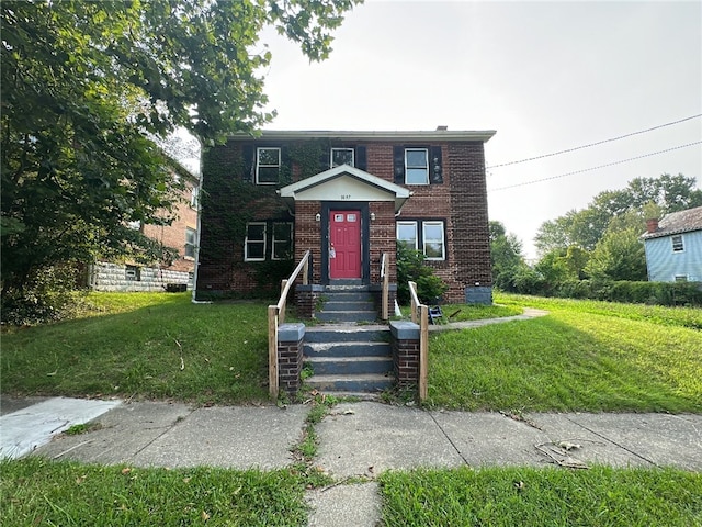 view of front of house featuring a front yard