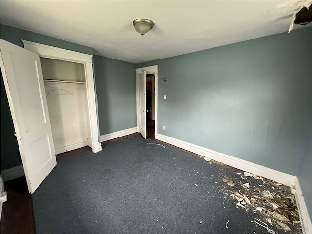 unfurnished bedroom featuring a closet