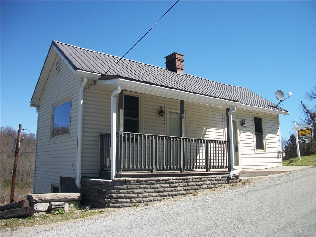 view of front of property with a porch