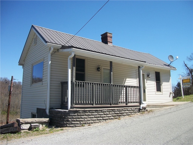 view of front of property with a porch