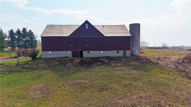 view of home's exterior