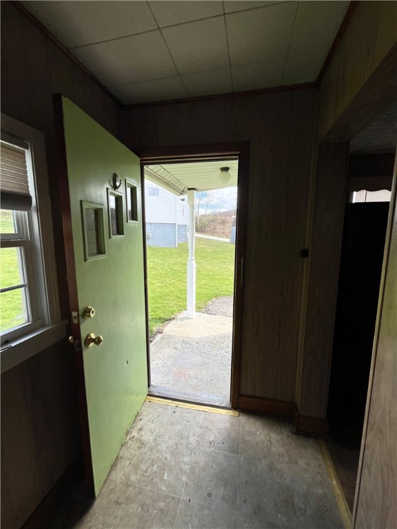 entryway featuring a drop ceiling