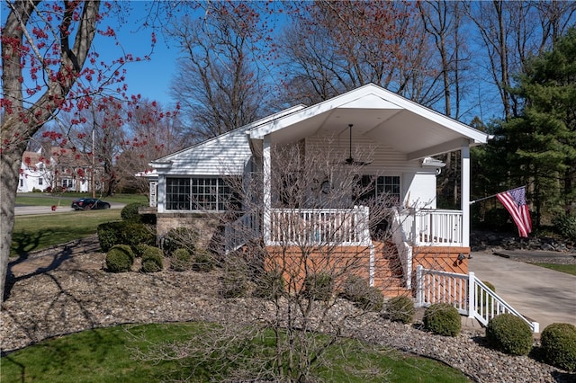 view of front of house with a porch