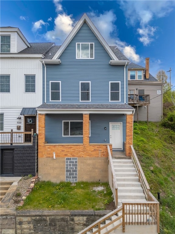 view of front of property featuring a deck