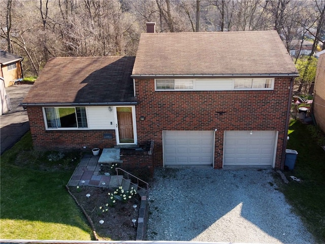 view of front facade with a garage