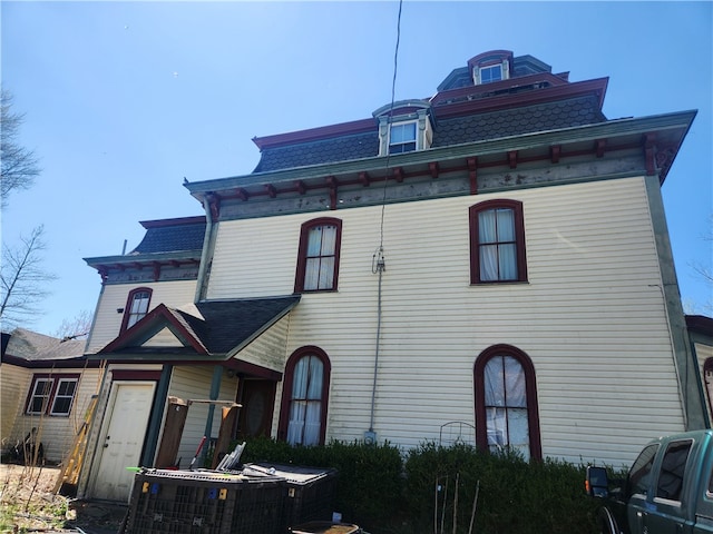 view of front of home featuring central AC