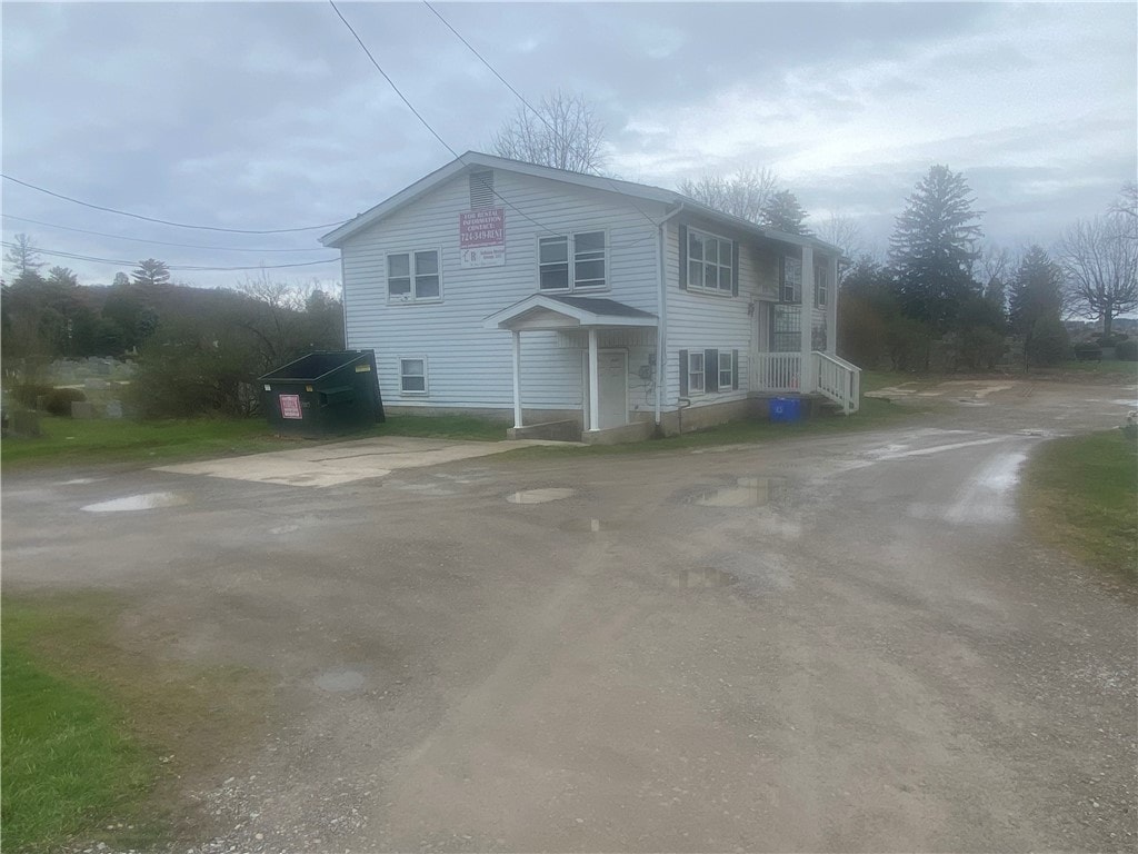 view of front of home