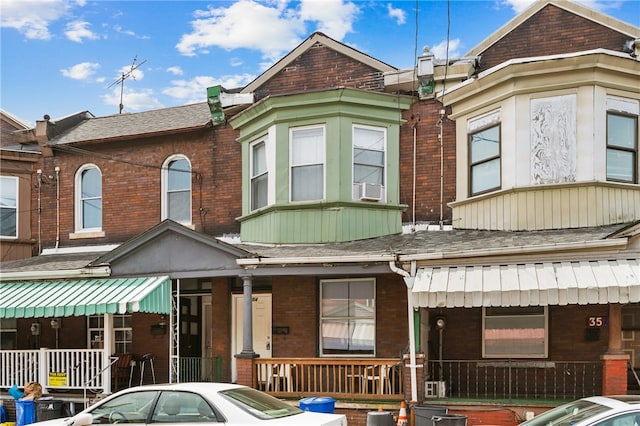 view of front of house featuring a porch