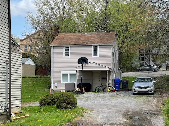 view of front of house with a front yard