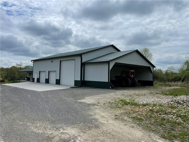 view of detached garage