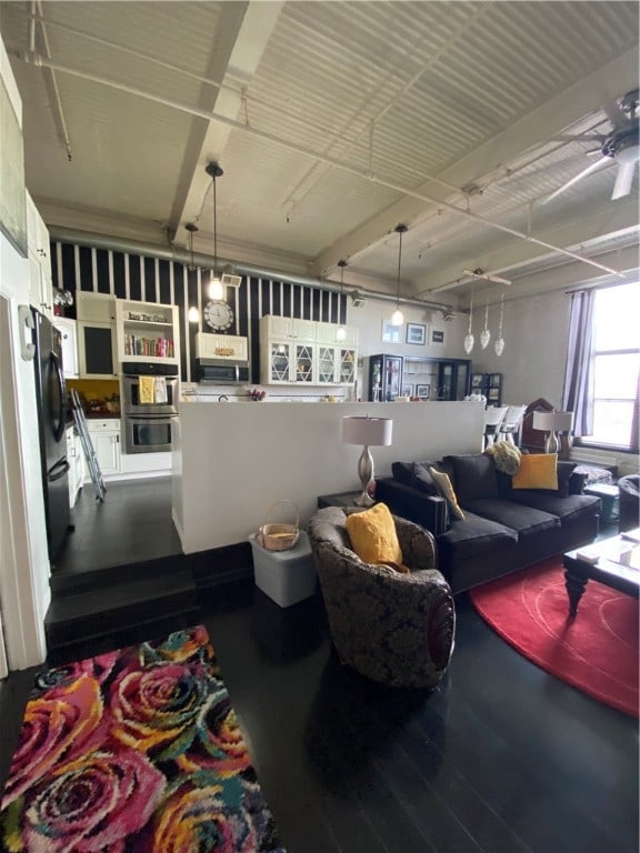 living room featuring ceiling fan