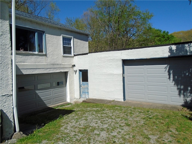 exterior space featuring a yard