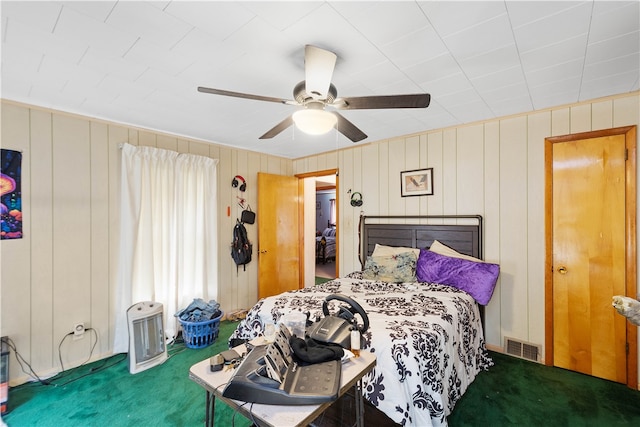 bedroom featuring carpet and ceiling fan