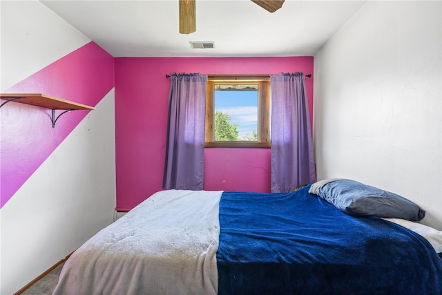 bedroom with ceiling fan