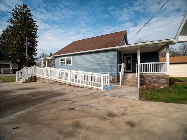 view of front of house featuring covered porch