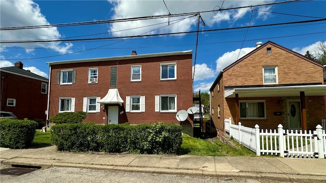 view of front of property