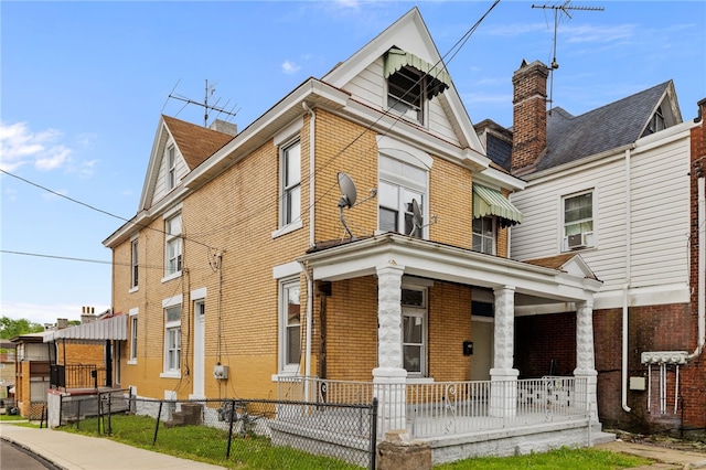 view of front of house featuring a porch