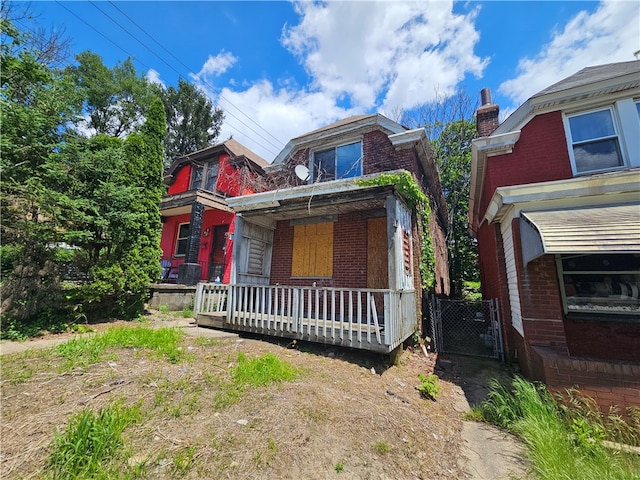 view of front of house featuring covered porch