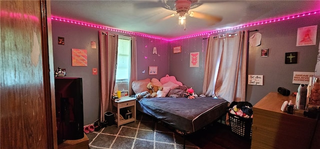 bedroom with ceiling fan