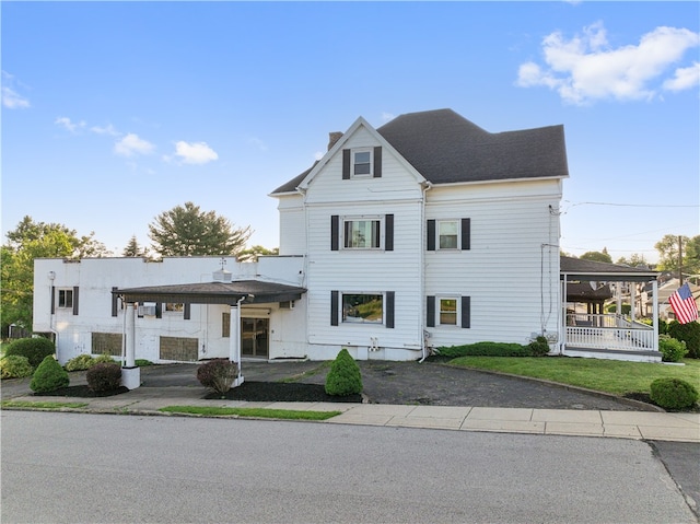 view of front of home with covered porch