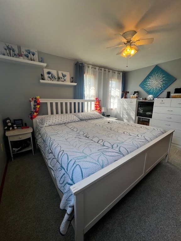 bedroom featuring carpet and ceiling fan