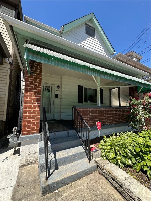 view of front facade featuring a porch