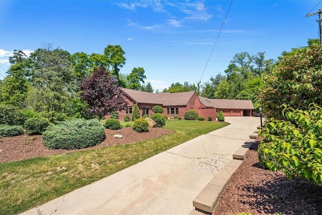 view of front of property with a front yard