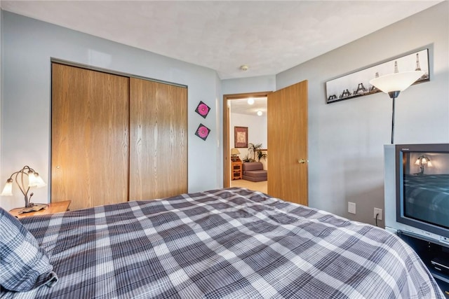 bedroom with a closet