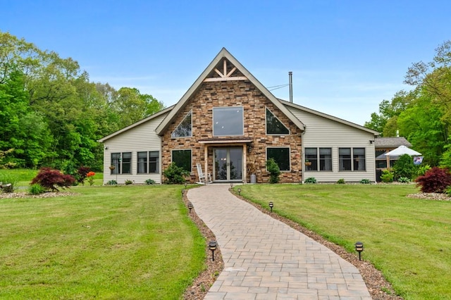 view of front of property with a front yard