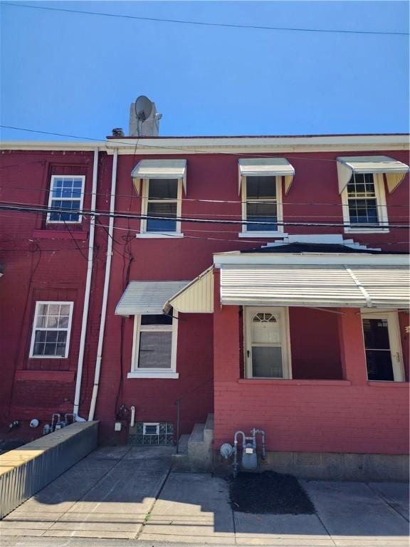 view of townhome / multi-family property