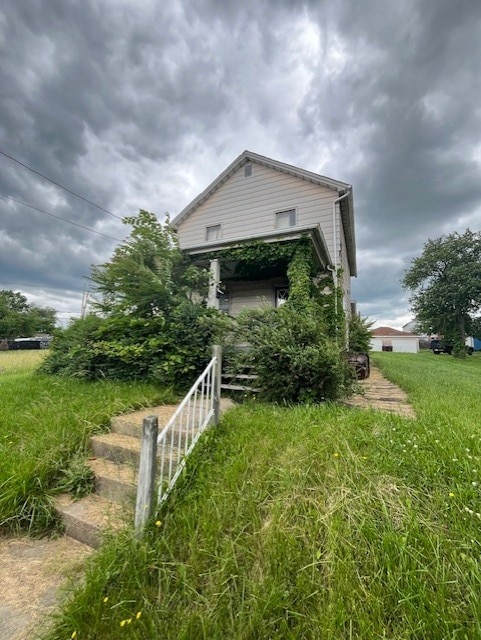 view of home's exterior