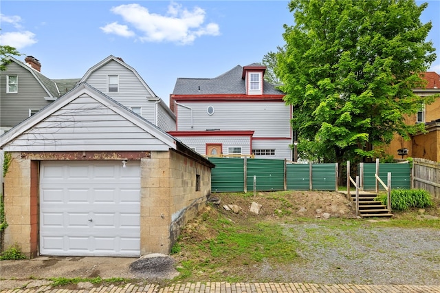 view of front facade with a garage