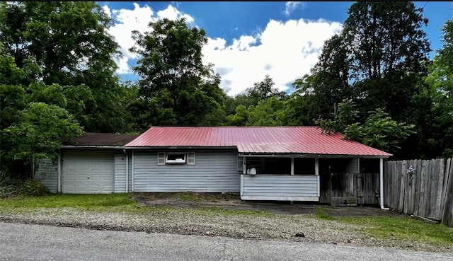 view of front of home with a garage