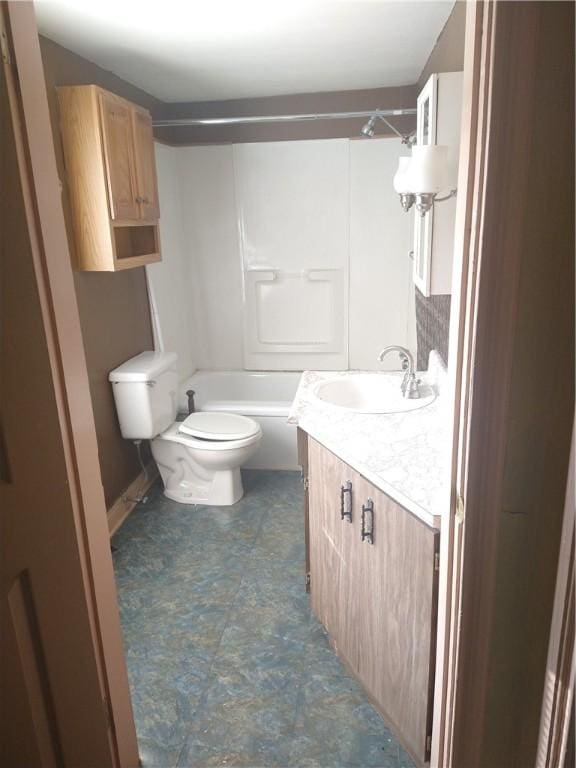 full bath with shower / bathtub combination, toilet, and vanity