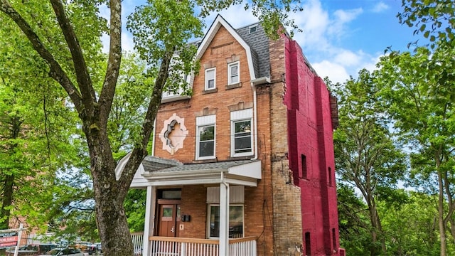 view of front facade with a porch