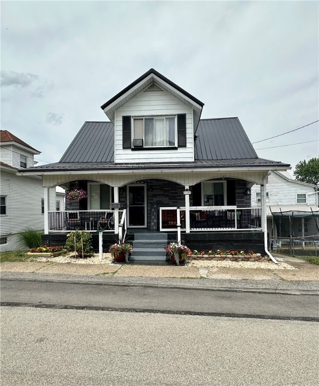 view of front of home with covered porch