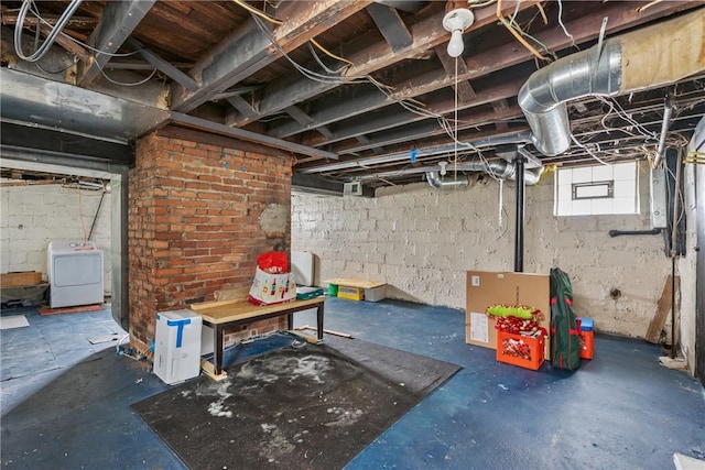 basement featuring washer / clothes dryer