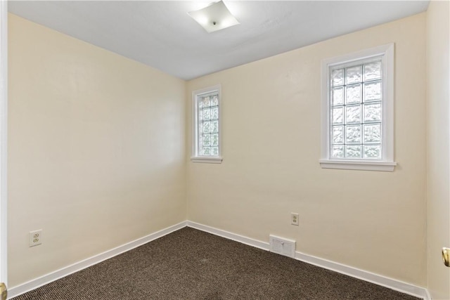 view of carpeted spare room