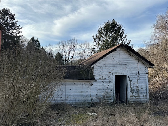 view of shed / structure