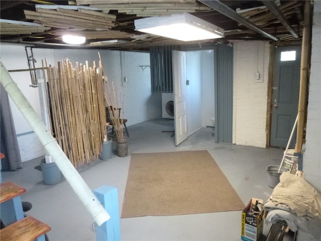 basement featuring washer / dryer