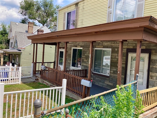 view of front facade with covered porch