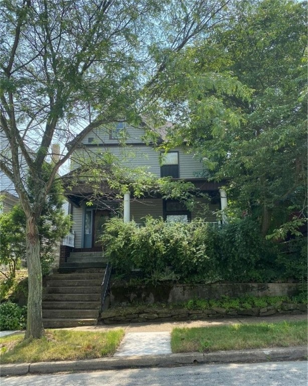 view of front of home