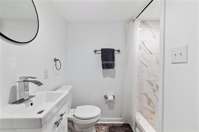 bathroom with vanity, toilet, and a shower with shower curtain