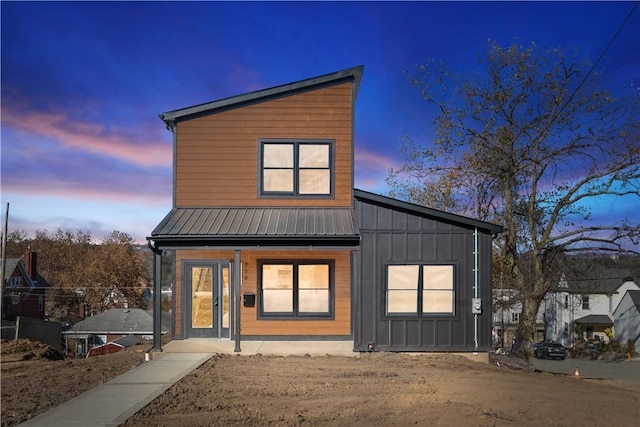 view of front of house featuring a porch